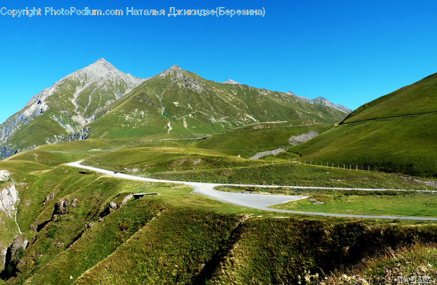 Crest, Mountain, Outdoors, Peak, Field, Grass, Grassland