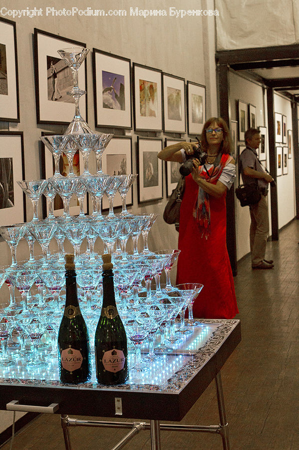 People, Person, Human, Glass, Bottle, Beverage, Wine