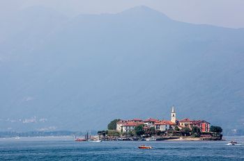 Италия озеро Манджори
