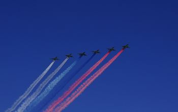 " ... ДЕНЬ ПОБЕДЫ " - " ТРИКОЛОР "