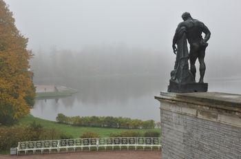 Ранее утро в Екатерининском парке.