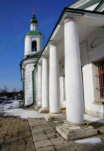 Село Молоди Усадьба и ц.Воскресения Христова