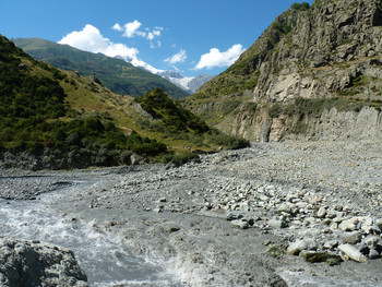 В горах Кавказа
