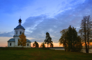 Крестовоздвиженский храм
