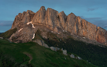 Wall at sunset
