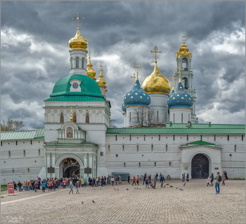 Людная Троице-Сергиева Лавра