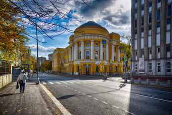 Педагогический университет..Малая Пироговка Москва