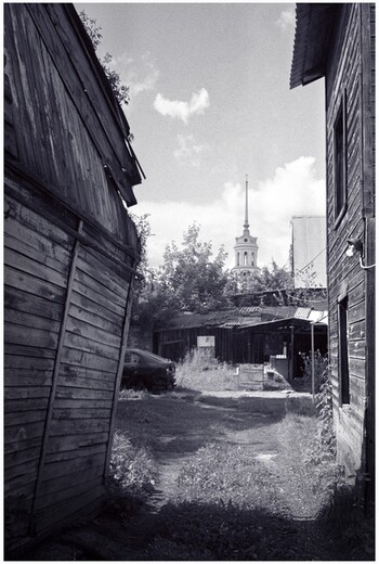 Солнце величия бросало жесткие тени