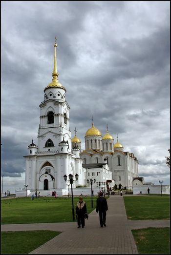 На перекрестии дорог...