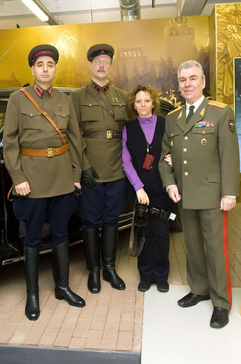Пусть нас всегда окружают сильные ,мужественные и любимые!