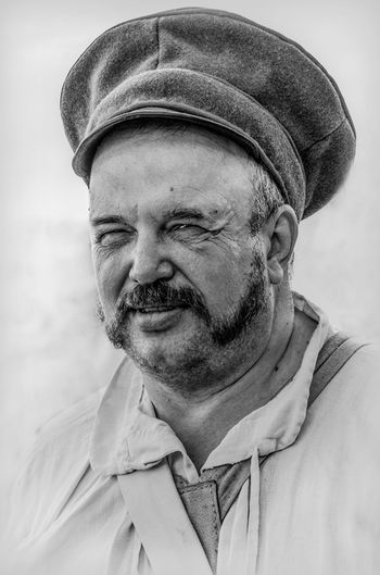 ОПОЛЧЕНЕЦ (2)...