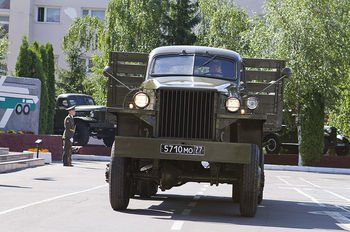 парад боевых машин