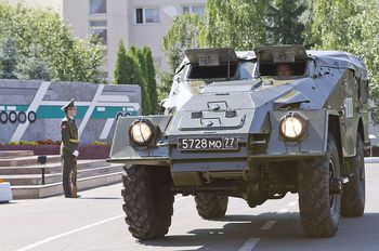 парад боевых машин
