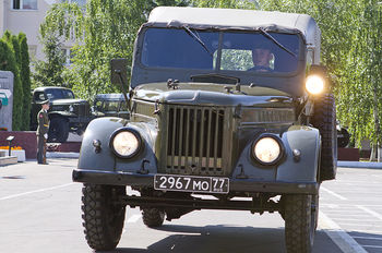 парад боевых машин