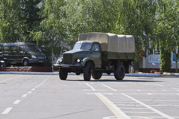 парад боевых машин