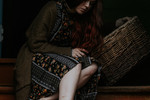 Наталья Чечкина : Девушка с корзиной 